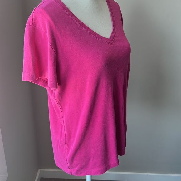 5/$25 Denver Hayes V-Neck T-Shirt - Picture 5 of 8